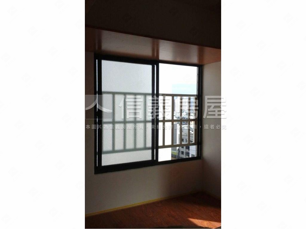 繁榮八佰三房車位房屋室內格局與周邊環境