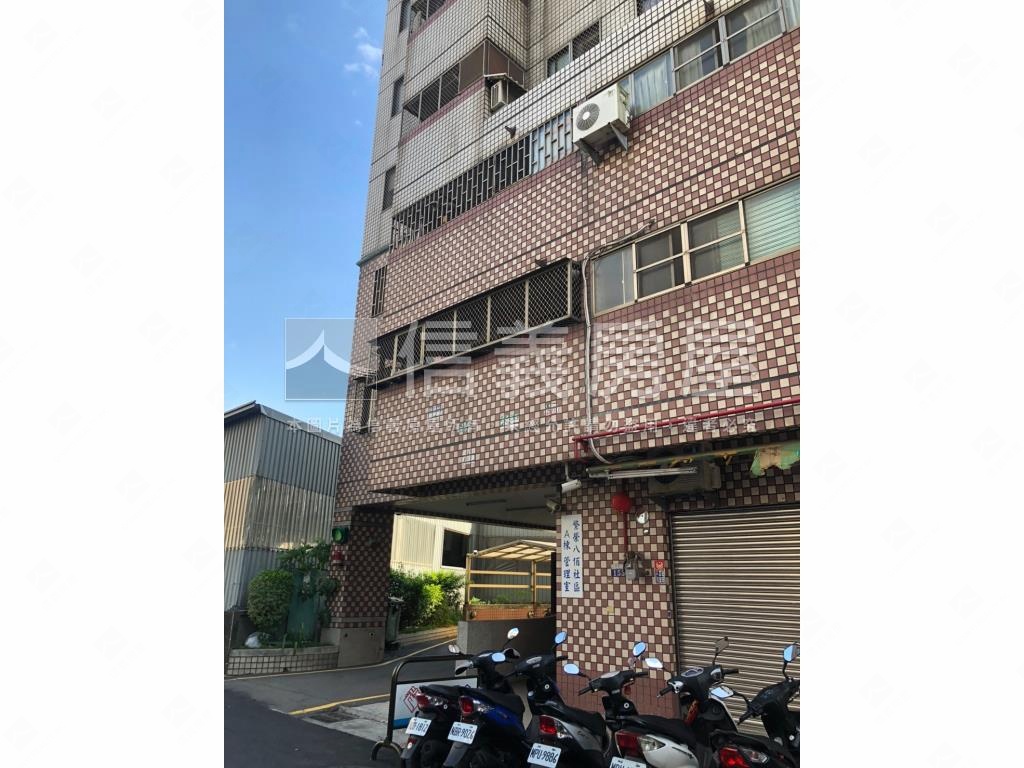 繁榮八佰三房車位房屋室內格局與周邊環境