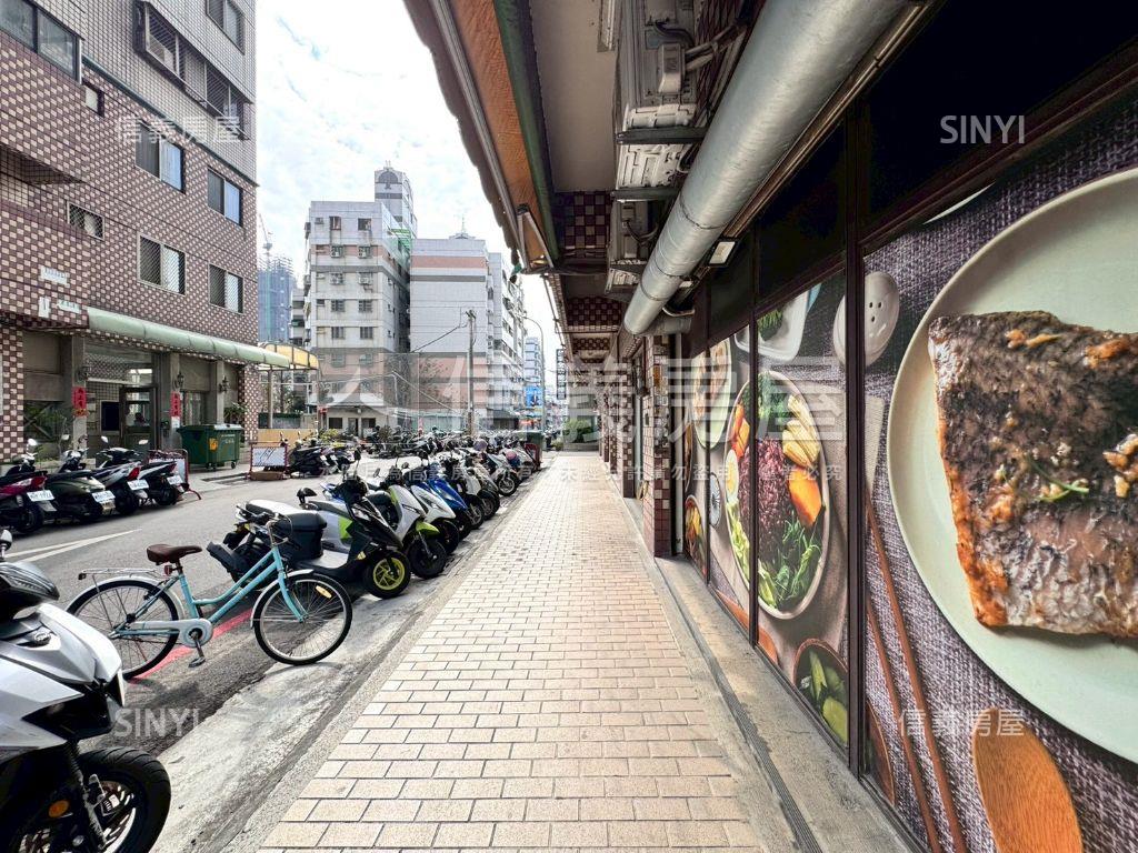 水湳㊝視野三房車位房屋室內格局與周邊環境