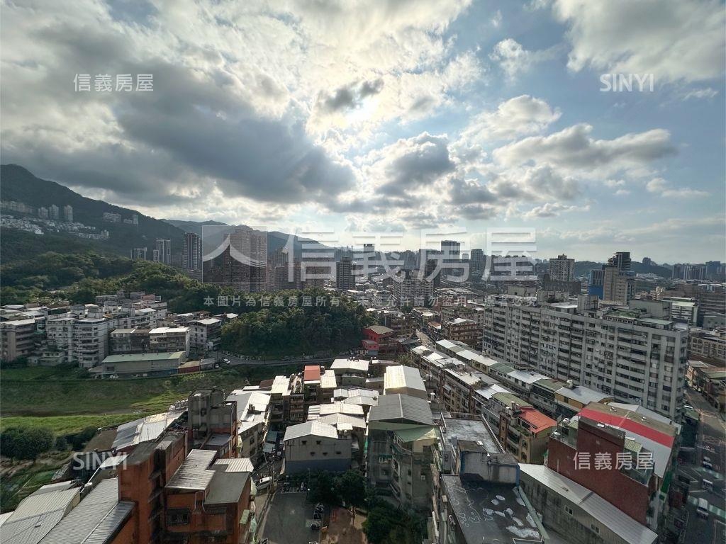 帝王華城景觀三房車位房屋室內格局與周邊環境