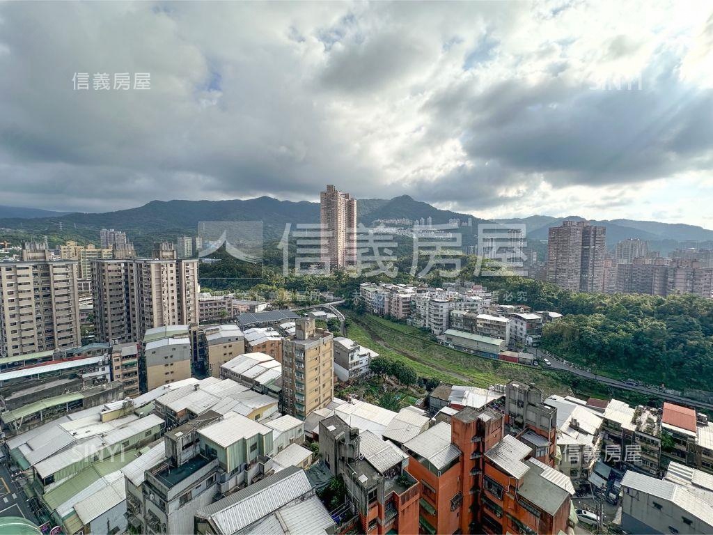 帝王華城景觀三房車位房屋室內格局與周邊環境