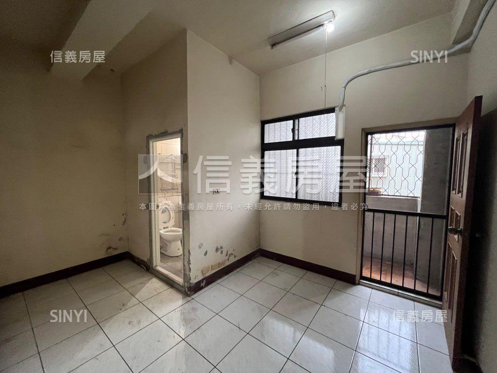 ＮＥＷ！正西屯路透天店面房屋室內格局與周邊環境