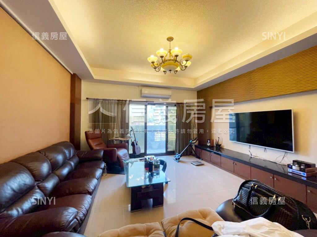 面球場店面透天房屋室內格局與周邊環境