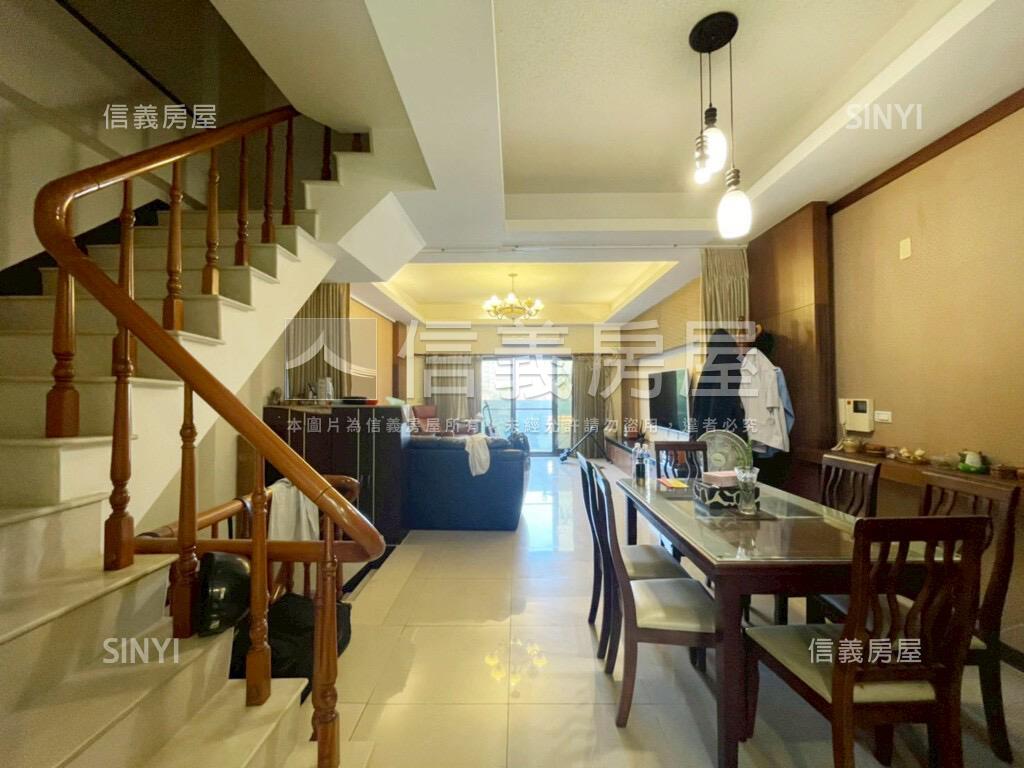 面球場店面透天房屋室內格局與周邊環境