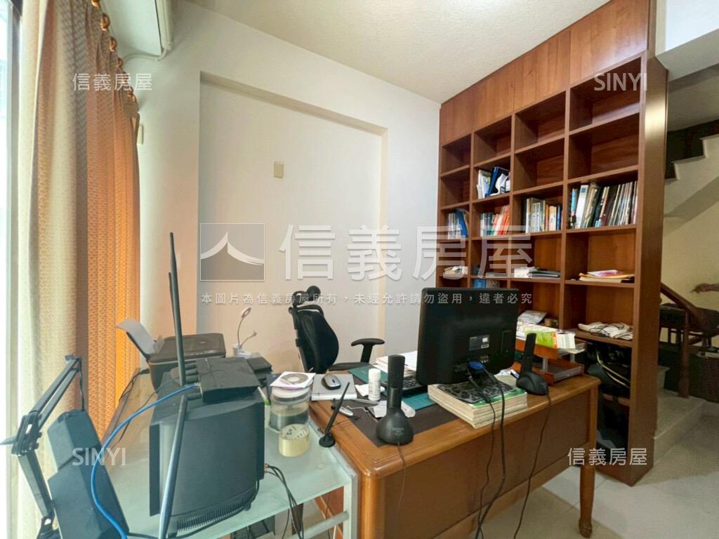 面球場店面透天房屋室內格局與周邊環境