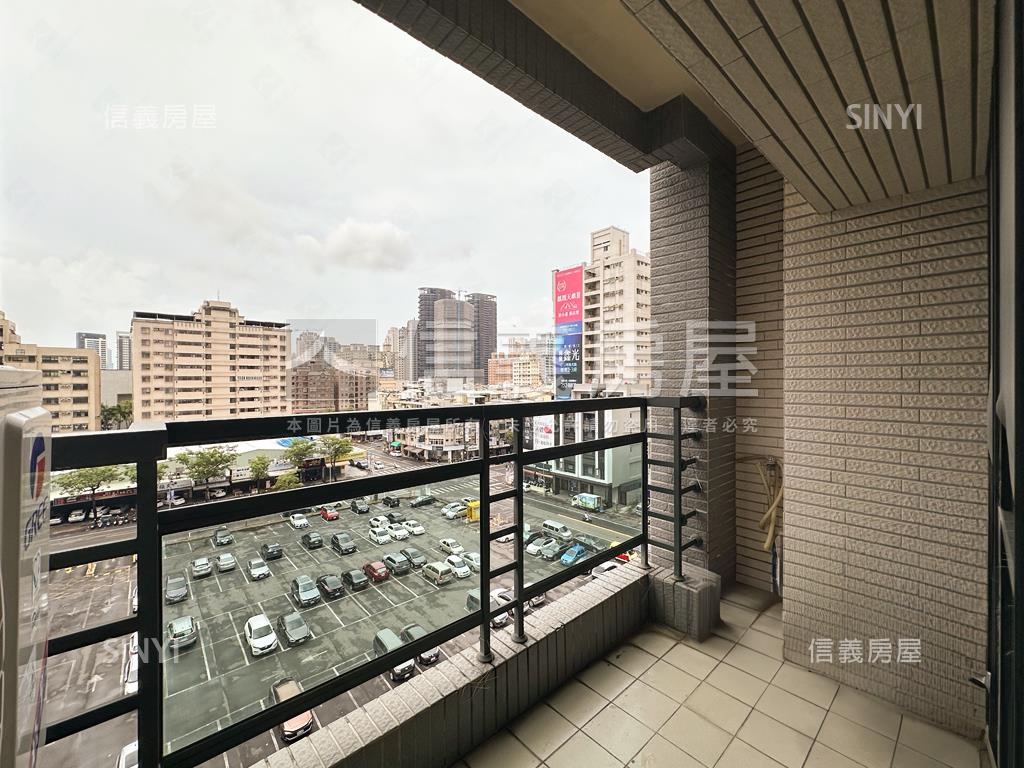 可愛邑採光三房配平移車位房屋室內格局與周邊環境