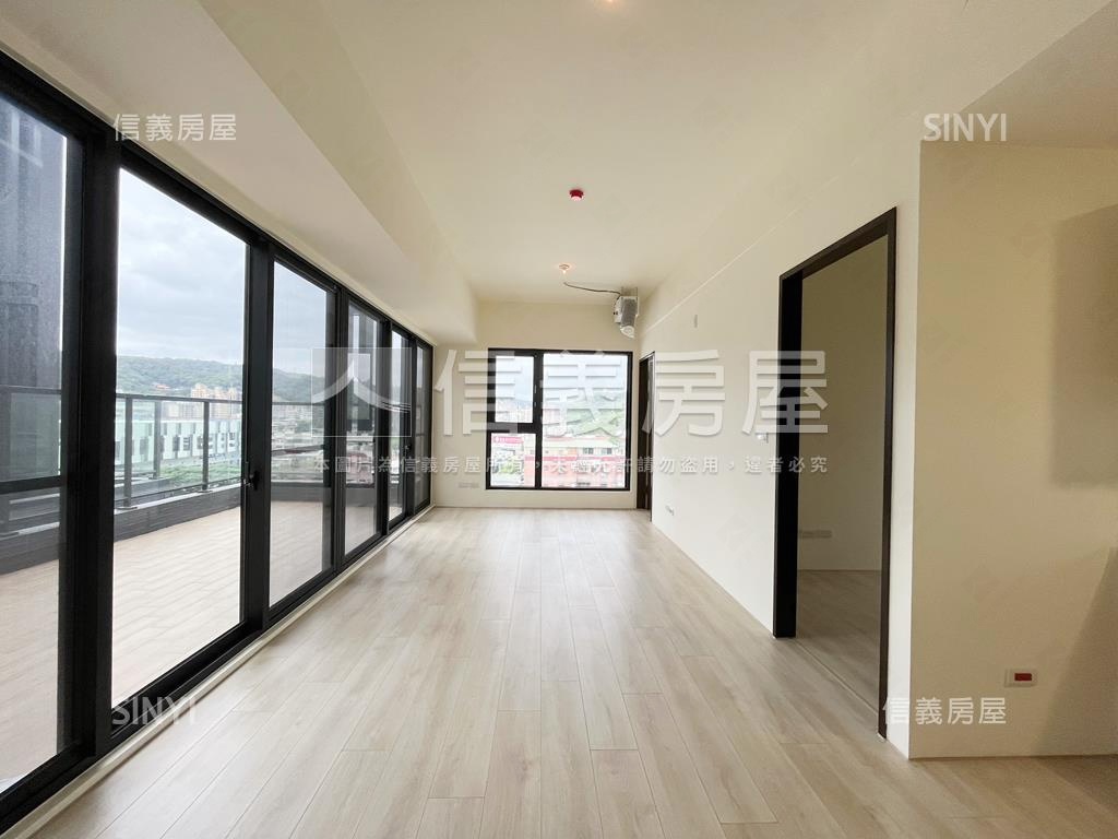 青沐頂樓露臺戶雙車位房屋室內格局與周邊環境