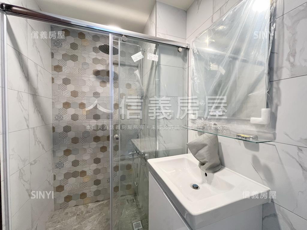 青沐頂樓露臺戶雙車位房屋室內格局與周邊環境