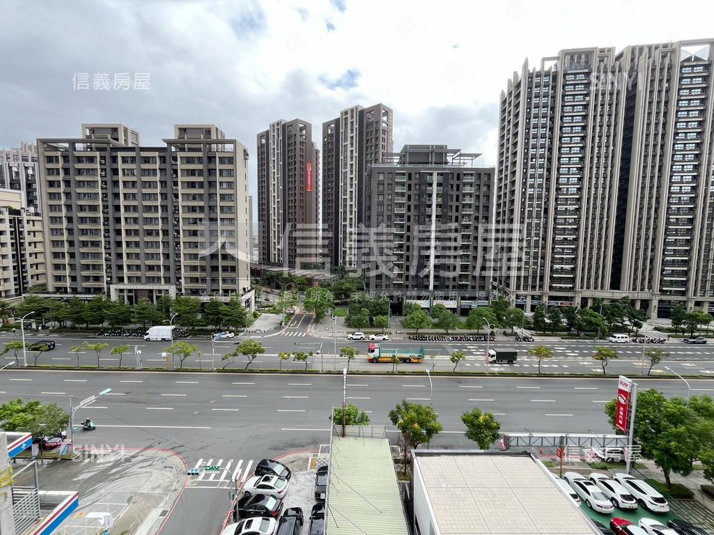 青沐頂樓露臺戶雙車位房屋室內格局與周邊環境