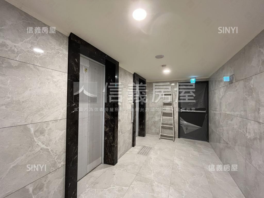 青沐頂樓露臺戶雙車位房屋室內格局與周邊環境