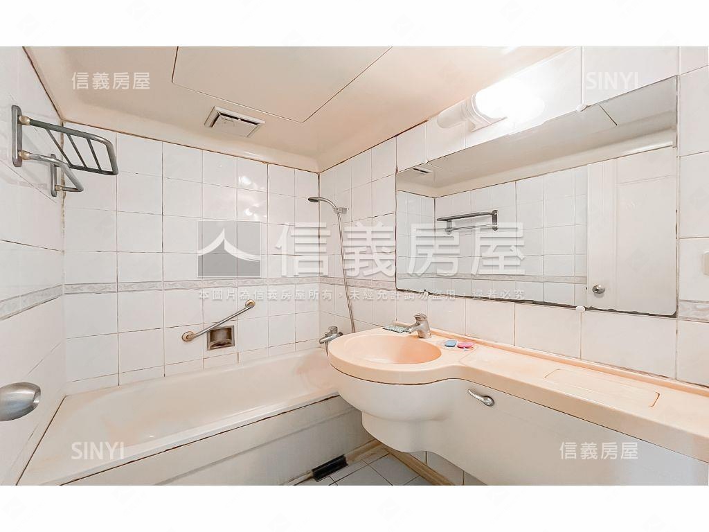專任●摩登歐洲●高樓車位房屋室內格局與周邊環境