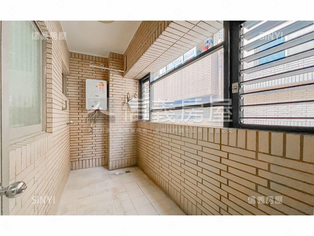 專任●摩登歐洲●高樓車位房屋室內格局與周邊環境