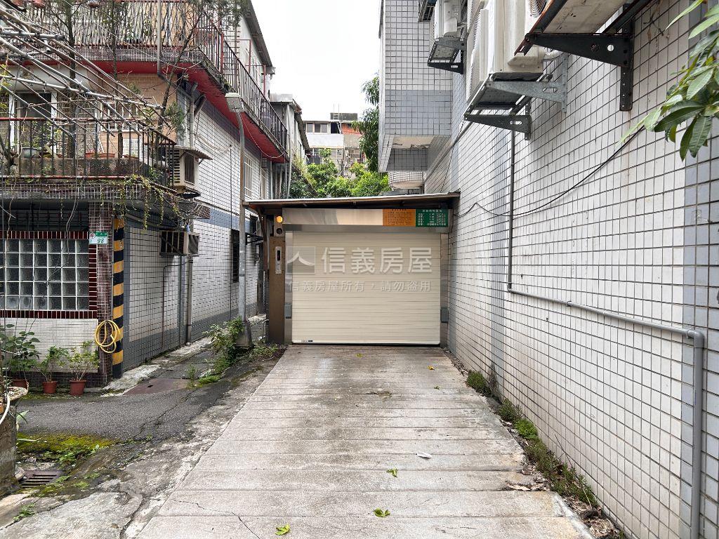 冠德捷運２＋１附車位房屋室內格局與周邊環境
