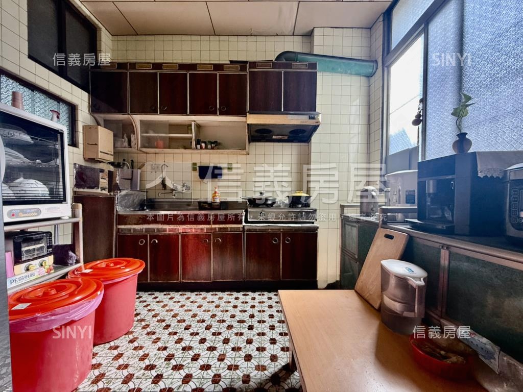 北區實踐街公園旁傳統透天房屋室內格局與周邊環境