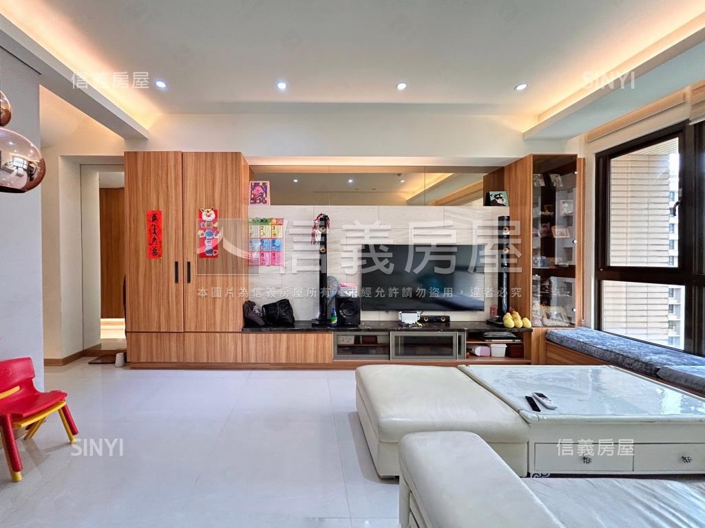 杜拜景觀高樓兩房房屋室內格局與周邊環境