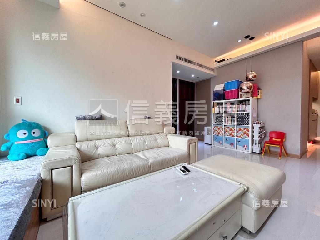 杜拜景觀高樓兩房房屋室內格局與周邊環境