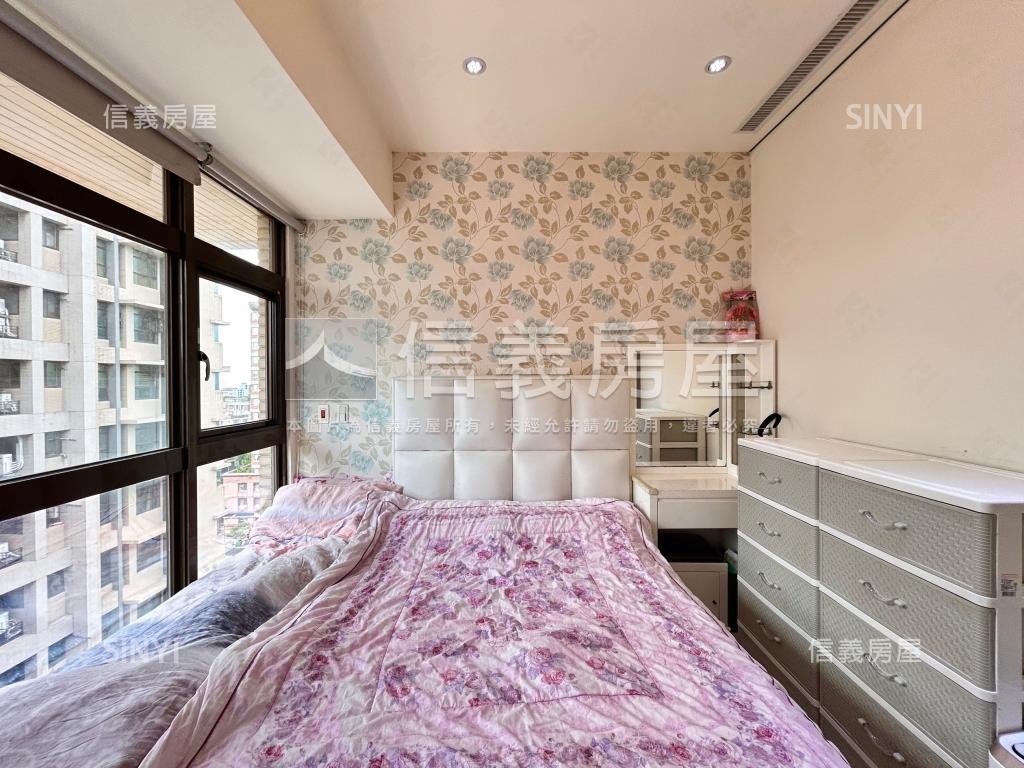 杜拜景觀高樓兩房房屋室內格局與周邊環境