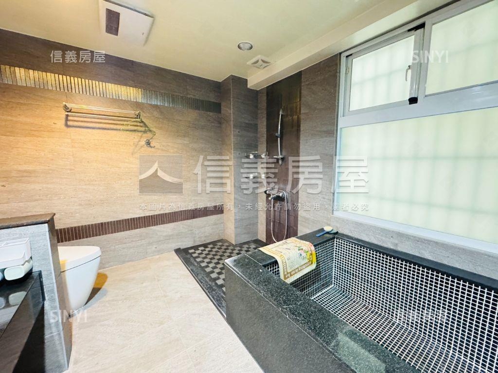 仁武大地坪獨棟電梯車墅房屋室內格局與周邊環境
