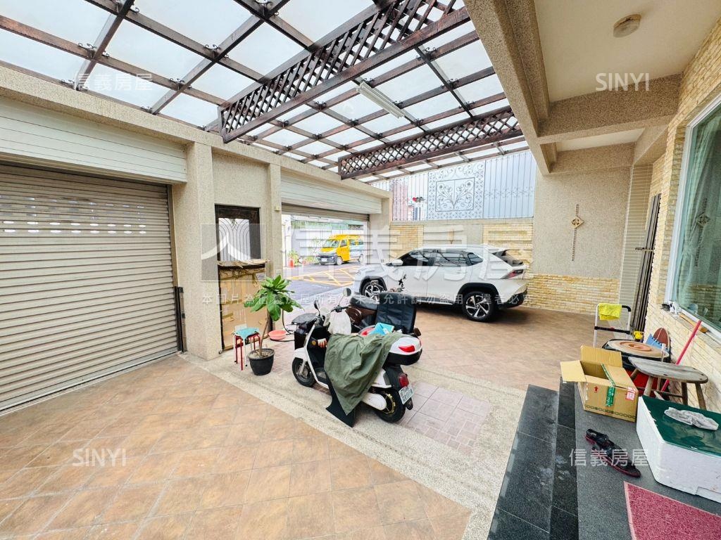 仁武大地坪獨棟電梯車墅房屋室內格局與周邊環境