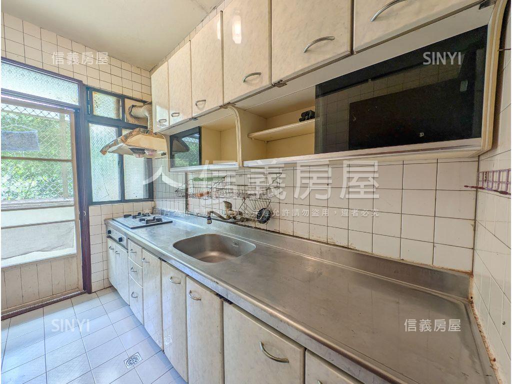 信義象山空氣清新二樓美寓房屋室內格局與周邊環境