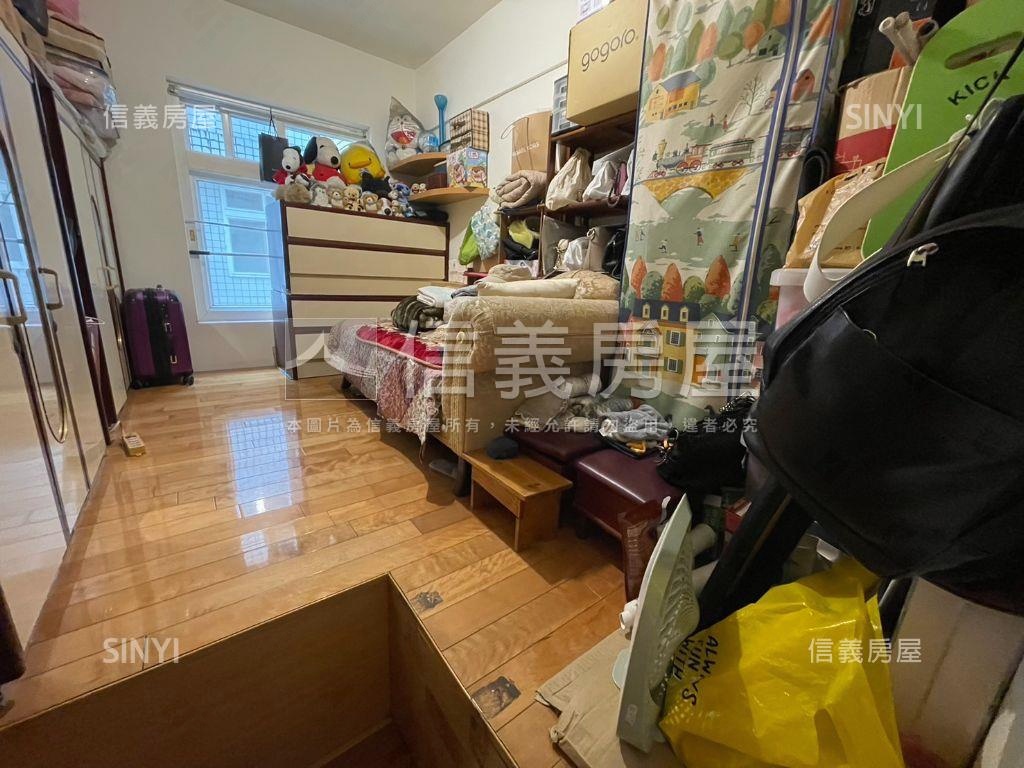 三峽優質四房電梯房屋室內格局與周邊環境