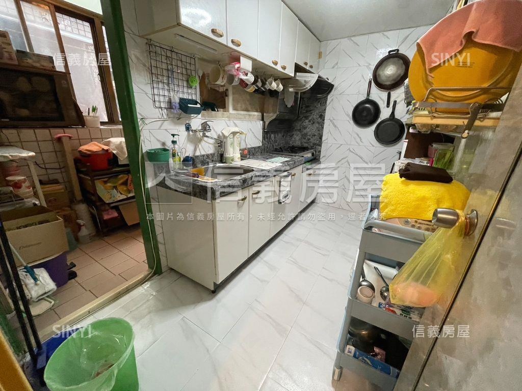 三峽優質四房電梯房屋室內格局與周邊環境