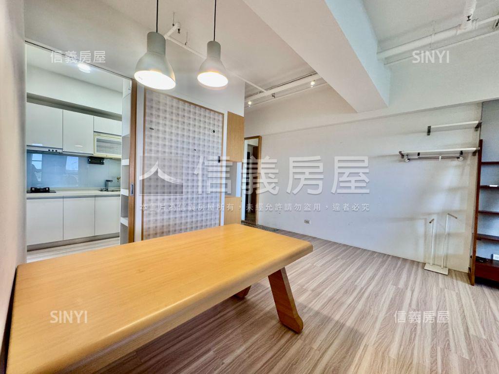 楠梓河景第一排三房平車房屋室內格局與周邊環境