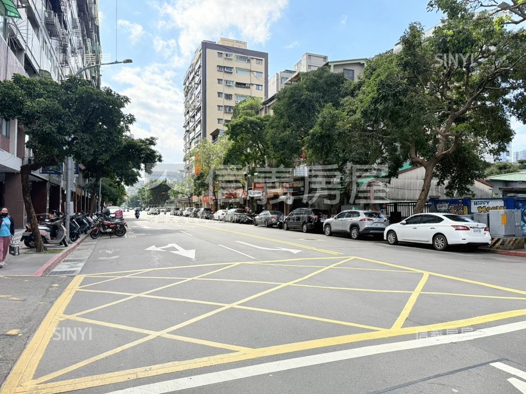 信義永吉面寬店面房屋室內格局與周邊環境