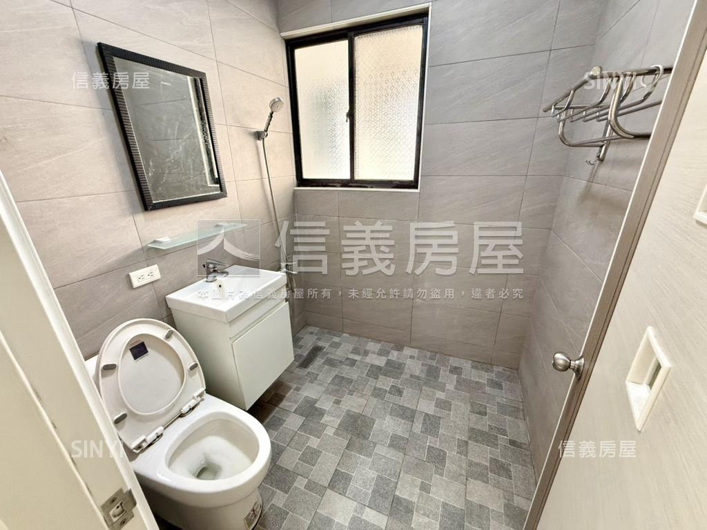 稀有近園區寧靜車庫透天房屋室內格局與周邊環境