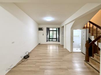 屋況佳！近園區車庫透天