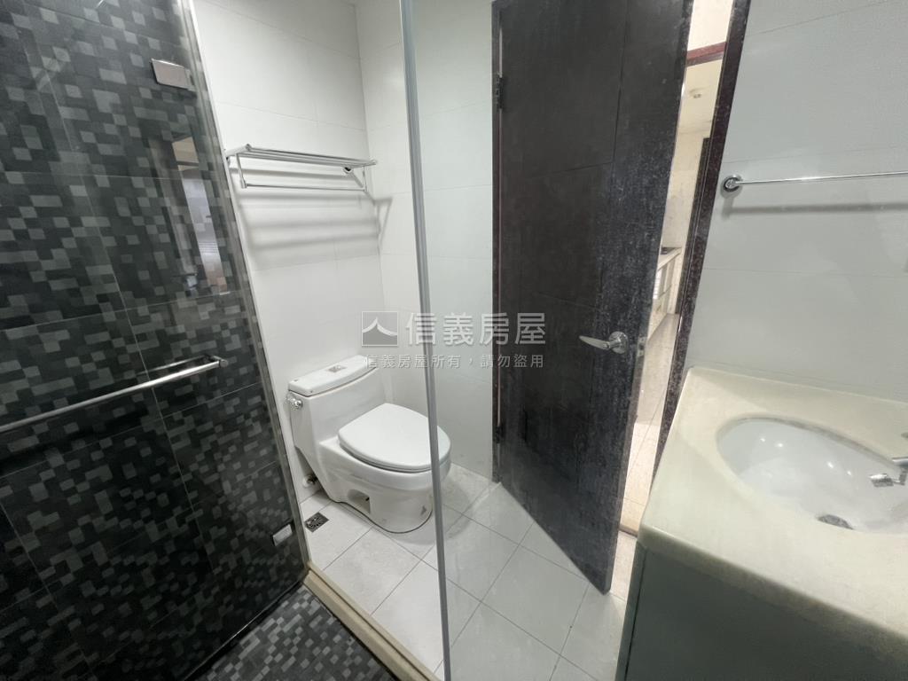 彩虹城一期大兩房平車美屋房屋室內格局與周邊環境