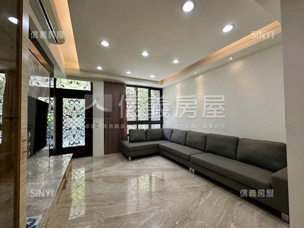 正１１期。公園別墅房屋室內格局與周邊環境