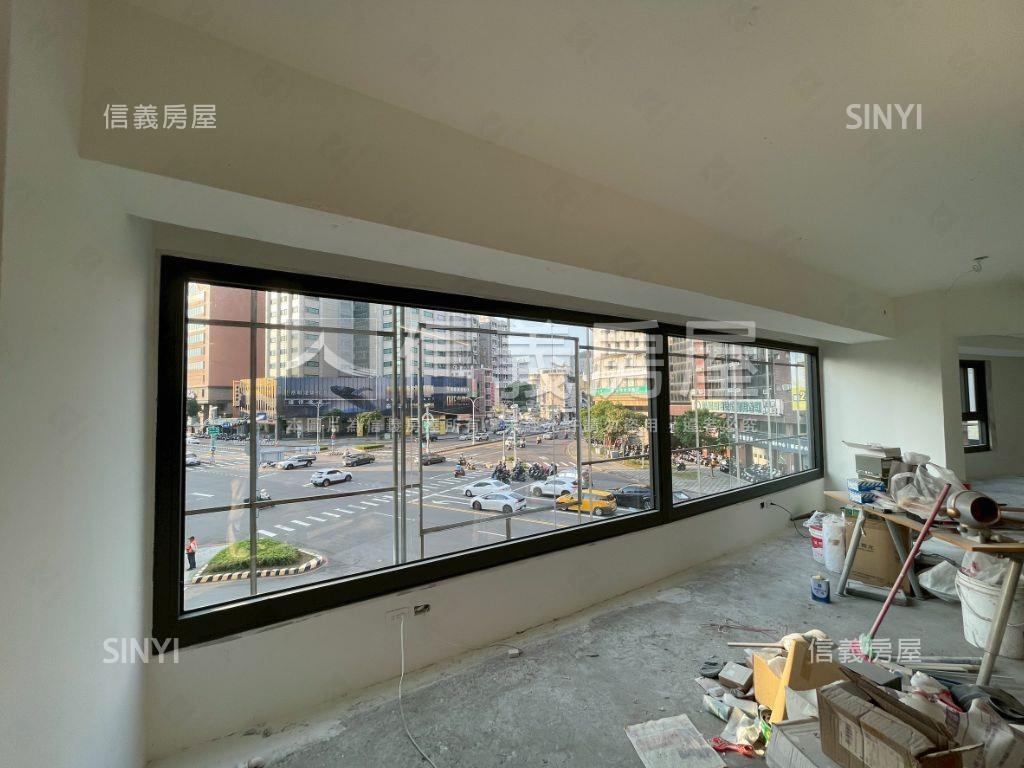 西區臺灣大道全新整理商辦房屋室內格局與周邊環境