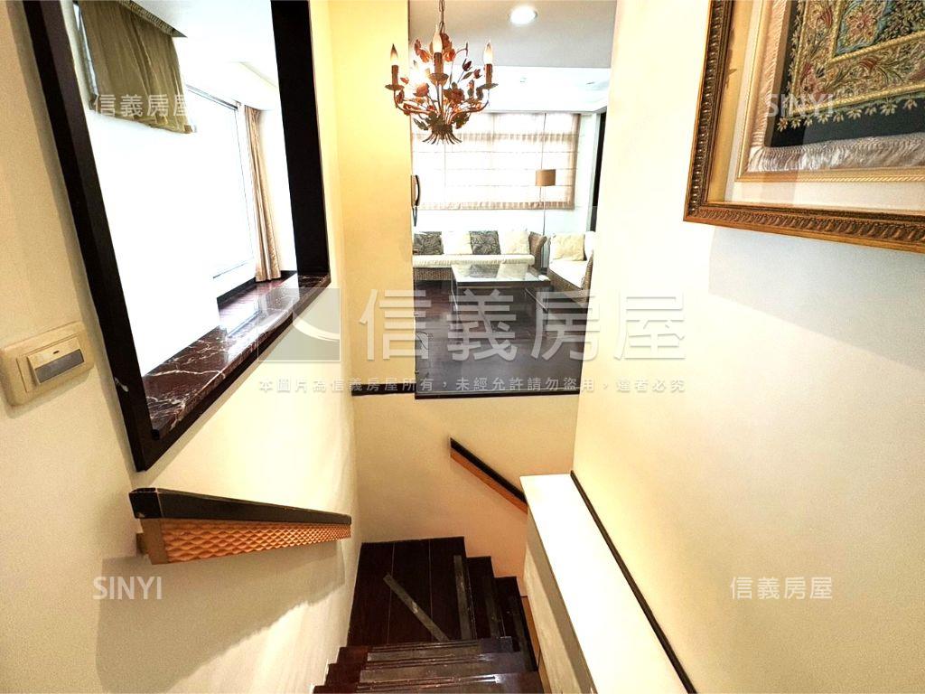 仁愛華園雙併美屋頂加房屋室內格局與周邊環境