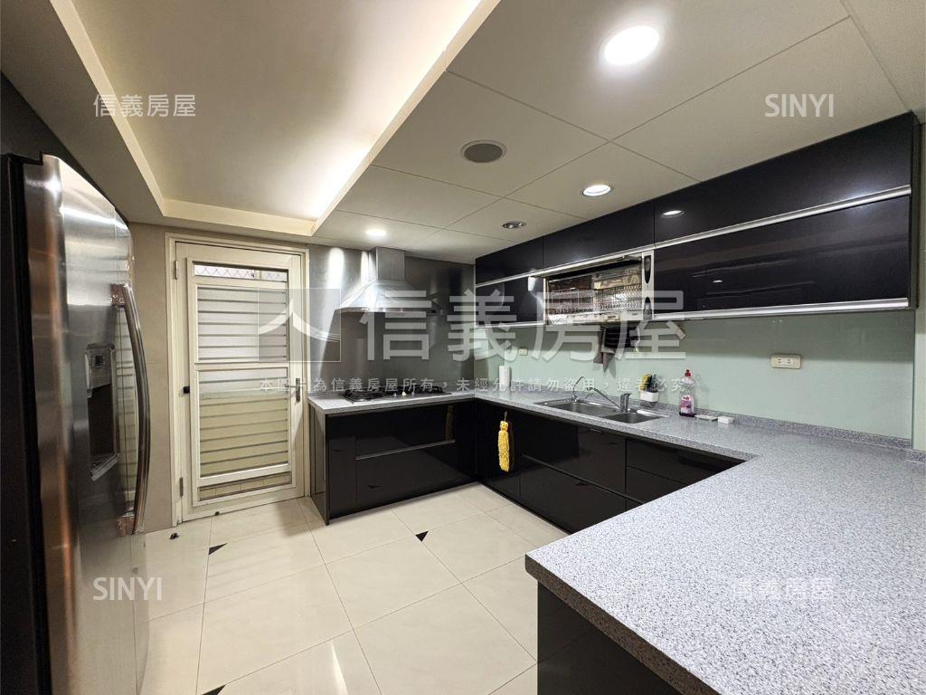 仁愛華園雙併美屋頂加房屋室內格局與周邊環境