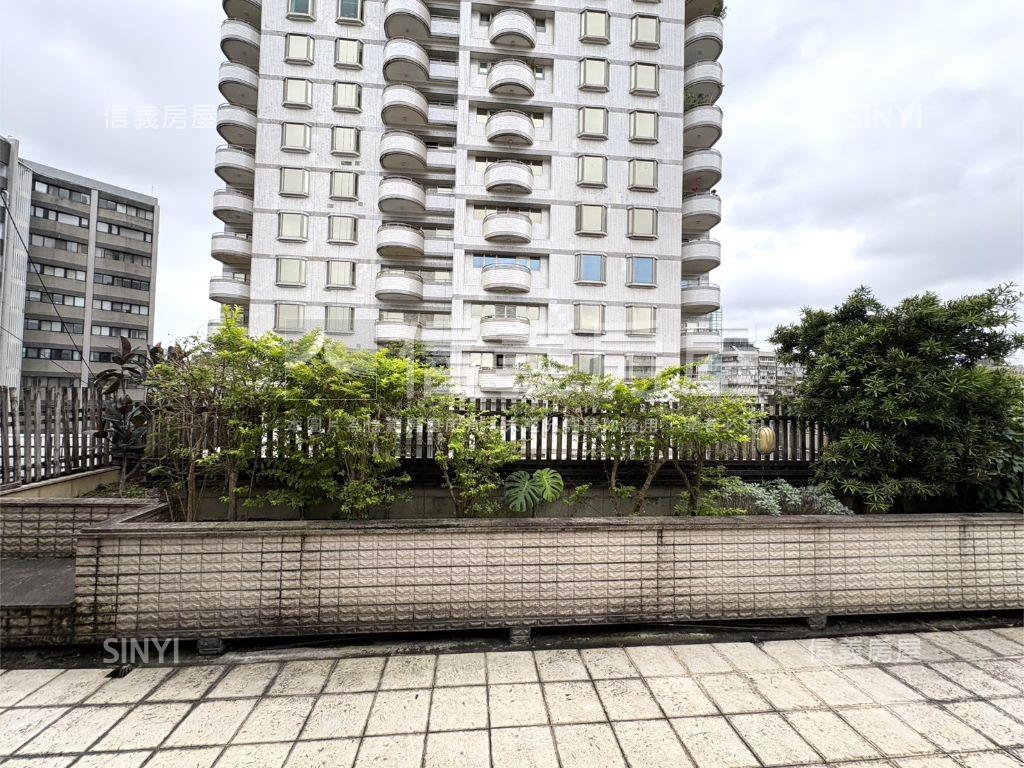 仁愛華園雙併美屋頂加房屋室內格局與周邊環境