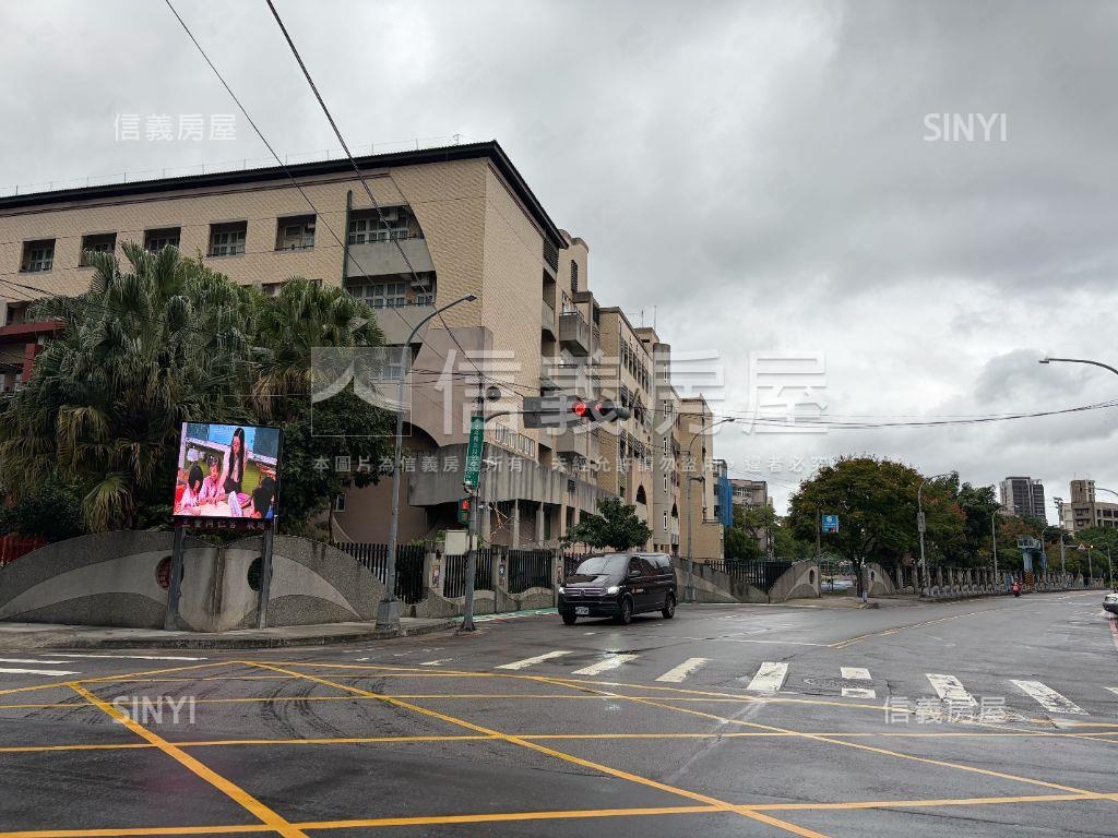 河岸綠景老闆起家一樓房屋室內格局與周邊環境