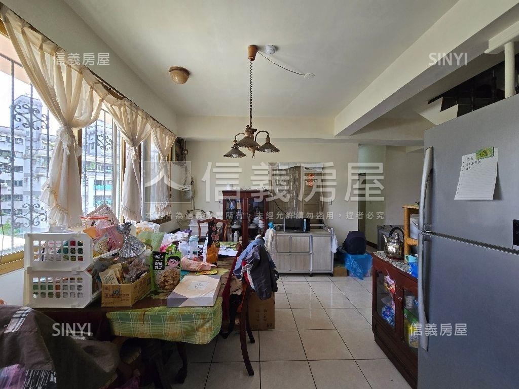 文山特區大四房平車房屋室內格局與周邊環境