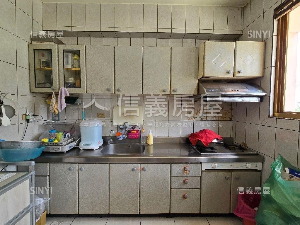 文山特區大四房平車房屋室內格局與周邊環境