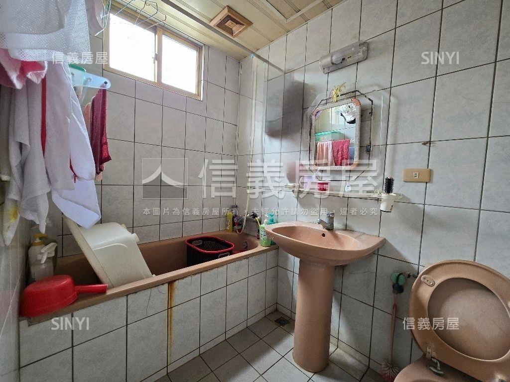 文山特區大四房平車房屋室內格局與周邊環境