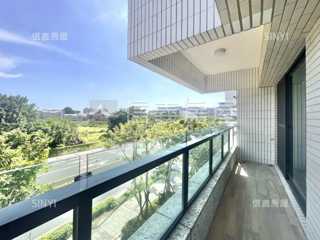 世界巨星四房平車房屋室內格局與周邊環境