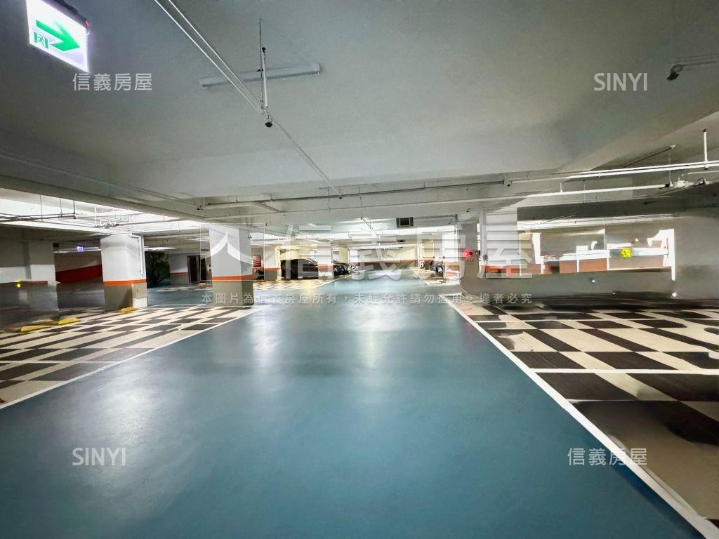 布拉格四房雙車位房屋室內格局與周邊環境