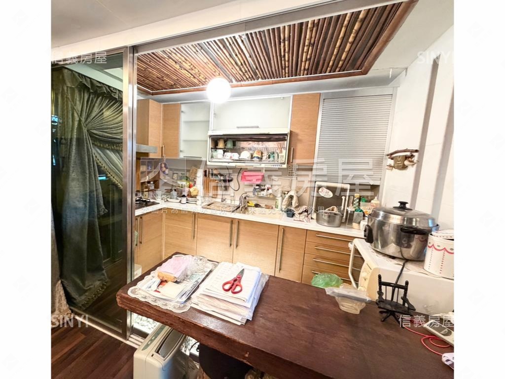 角間挑高●理感歌劇院視野房屋室內格局與周邊環境