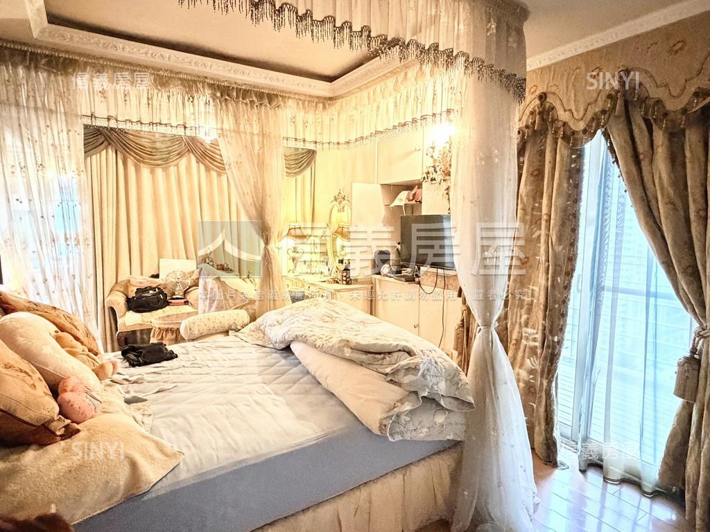 角間挑高●理感歌劇院視野房屋室內格局與周邊環境