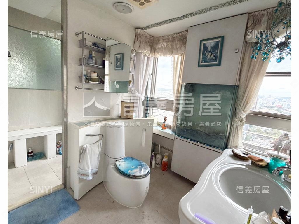 角間挑高●理感歌劇院視野房屋室內格局與周邊環境