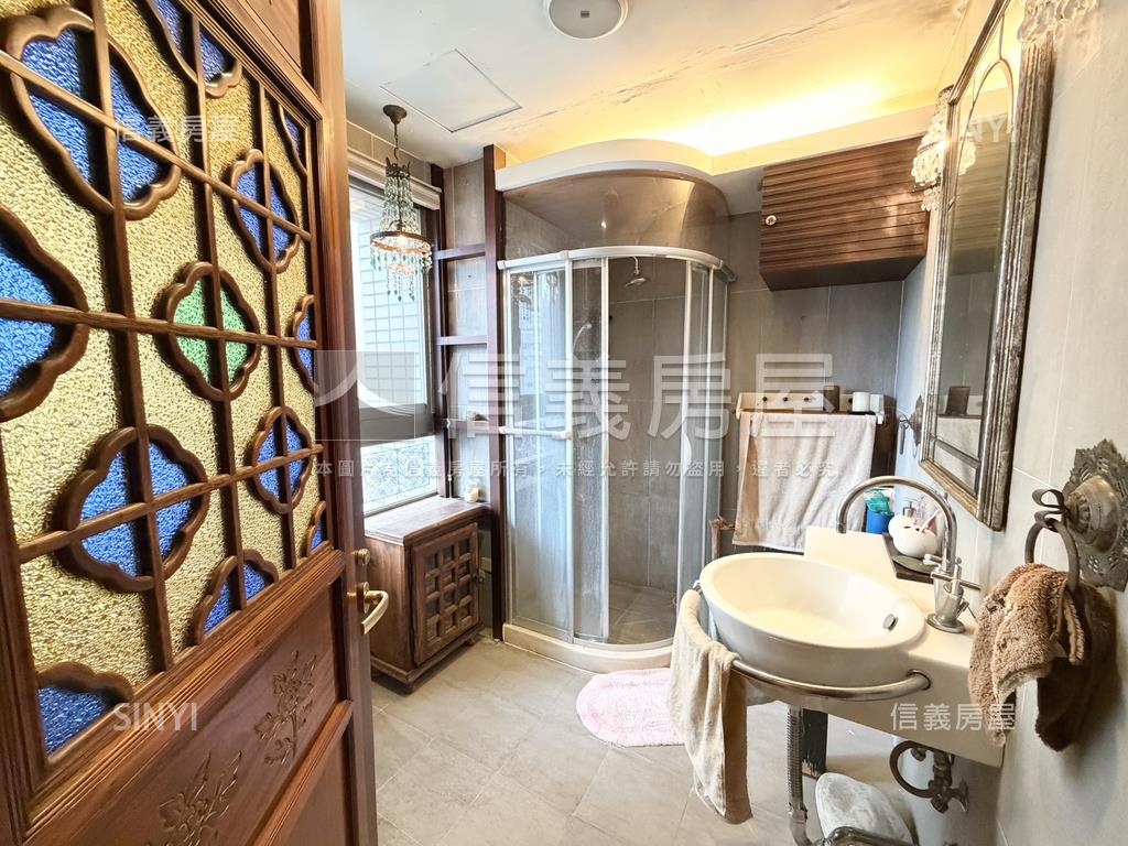 角間挑高●理感歌劇院視野房屋室內格局與周邊環境