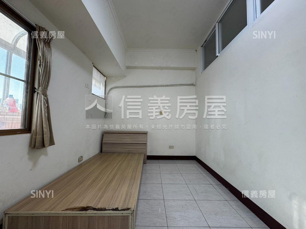 賜伯寶座｜三房平移車位房屋室內格局與周邊環境