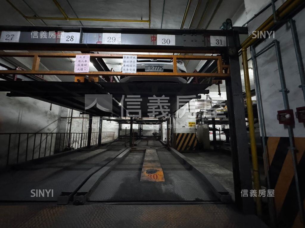 賜伯寶座｜三房平移車位房屋室內格局與周邊環境