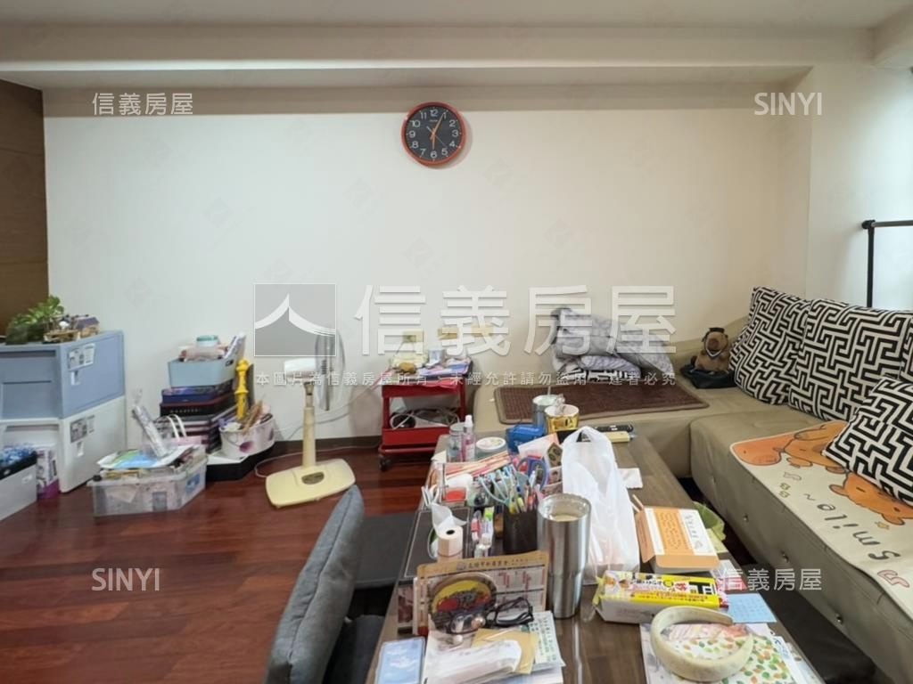 近家樂福兩房兩衛車位房屋室內格局與周邊環境