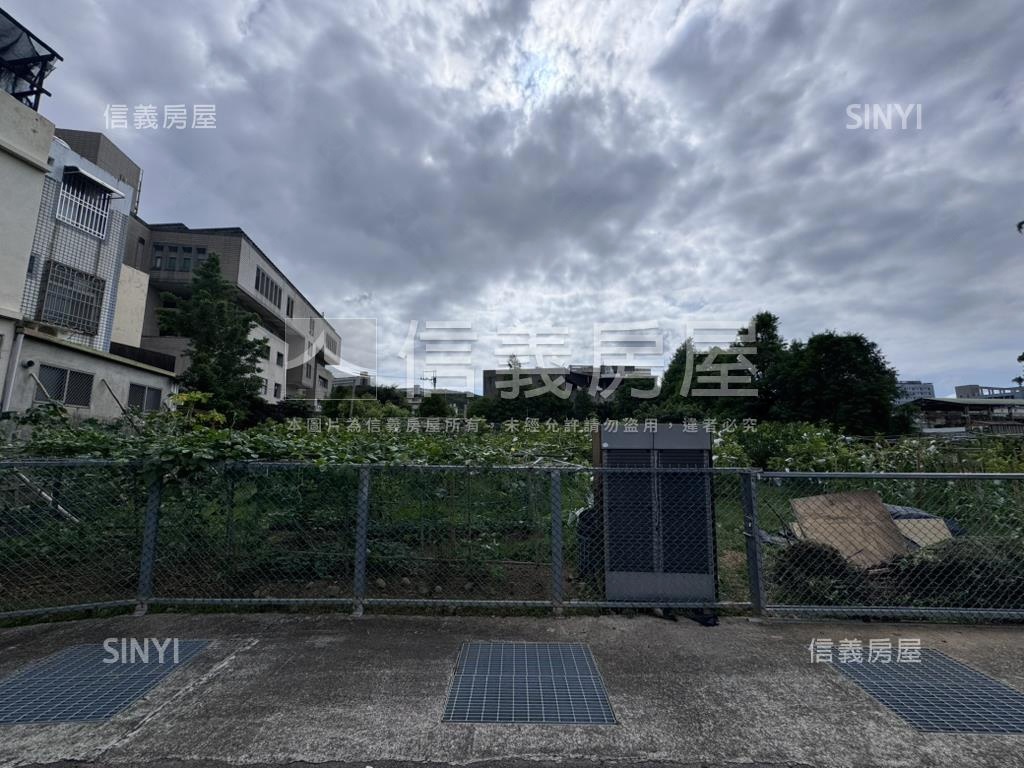 苗栗市法院旁開心小農地房屋室內格局與周邊環境